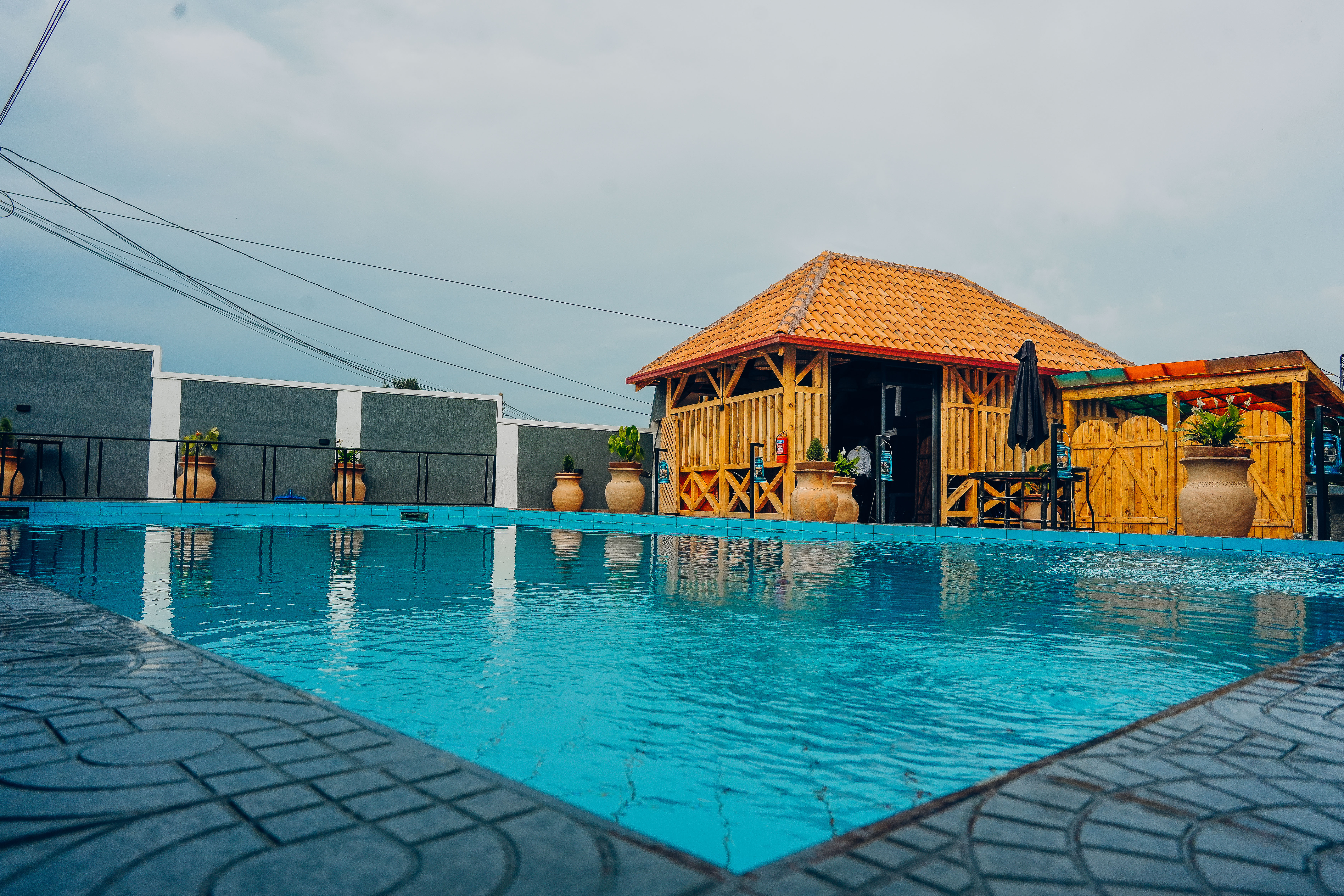 Rakka Hotel - Children's pool area with shallow waters and safety features