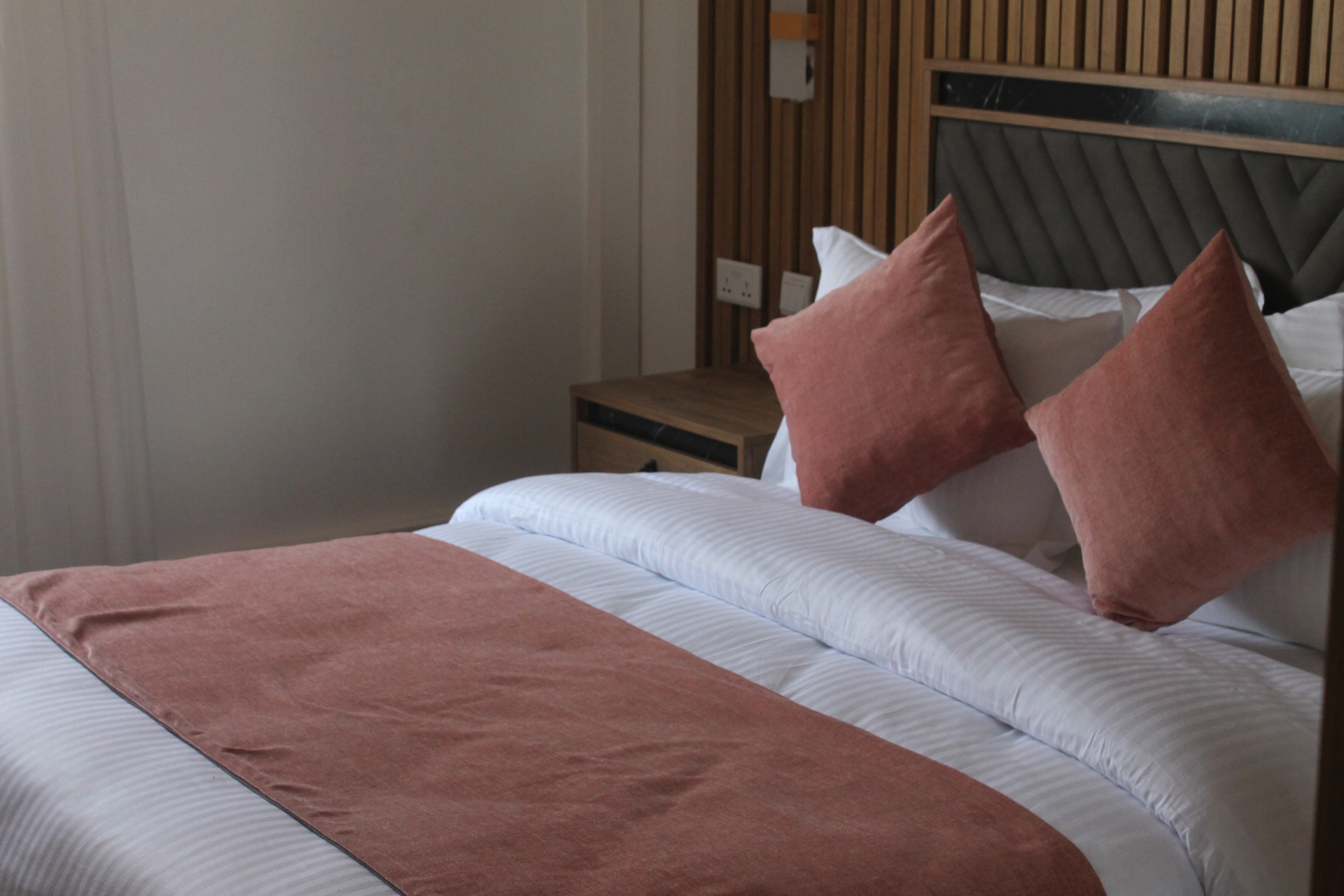Rakka Hotel - Superior room with stylish interior and modern facilities in Kigali